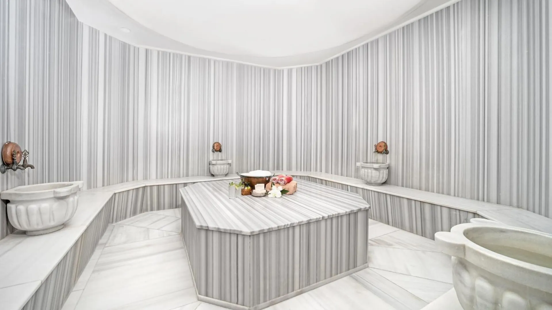 Ramada Plaza By Wyndham Istanbul Atakoy Hotel